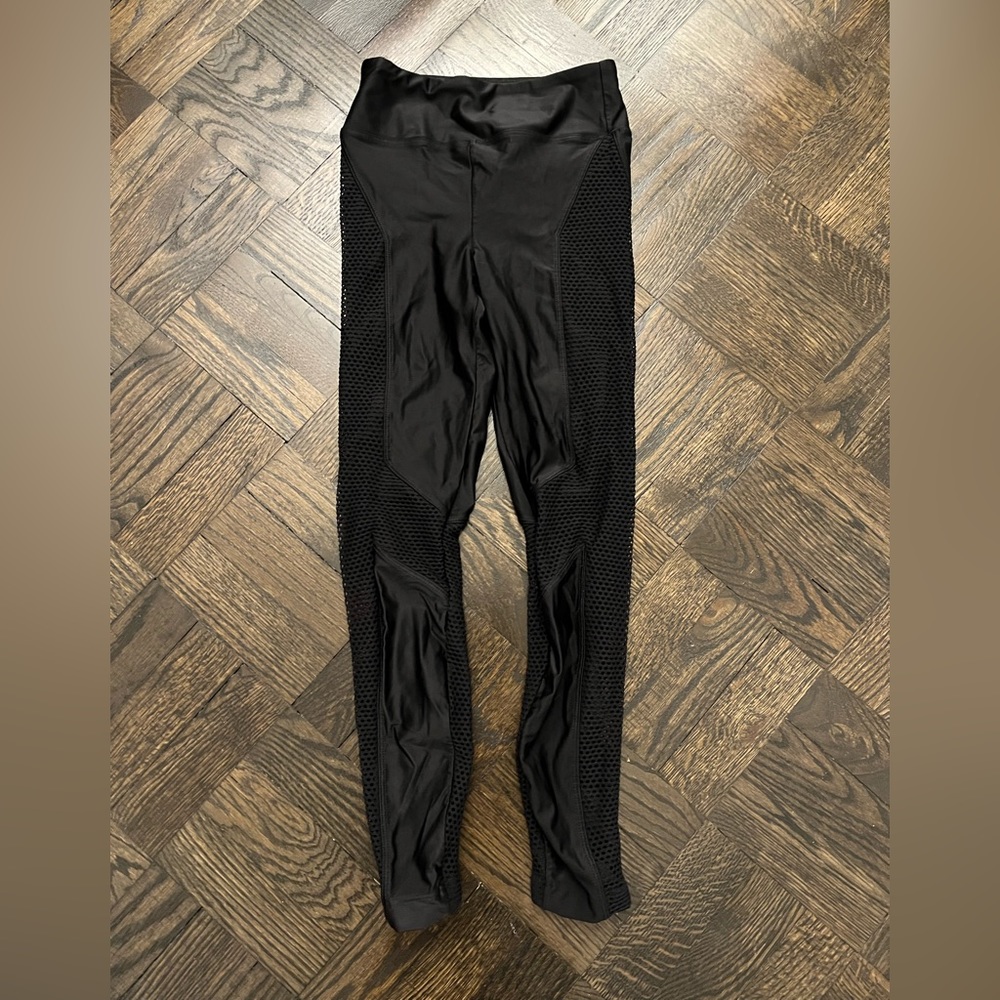 Like New- Koral Intention High Rise Mesh Insert Leggings